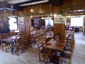 Restaurace v ubytování Hôtel Le Mont Jorat