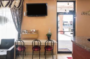 TV a/nebo společenská místnost v ubytování Econo Lodge Dalhart Hwy 54 - Hwy 287