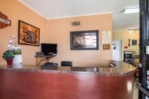 TV a/nebo společenská místnost v ubytování Econo Lodge Dalhart Hwy 54 - Hwy 287