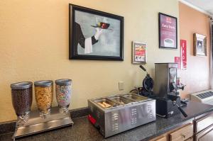 Kuchyň nebo kuchyňský kout v ubytování Econo Lodge Dalhart Hwy 54 - Hwy 287