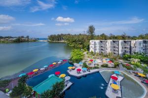 Вид на бассейн в Cassia Phuket - SHA Extra Plus или окрестностях