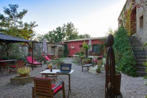 A garden outside El Corral De Concilio