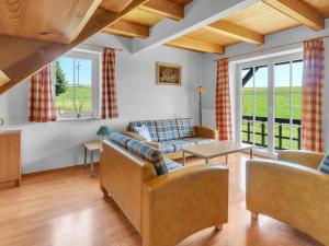 Posezení v ubytování Holiday Home Holiday Hill 56 by Interhome