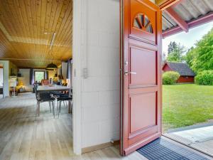 Zahrada ubytování Holiday Home Merita - 1-1km from the sea by Interhome