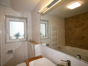 Vannituba majutusasutuses Apartment Lisa by Interhome