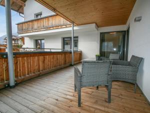 Rõdu või terrass majutusasutuses Apartment Lisa by Interhome