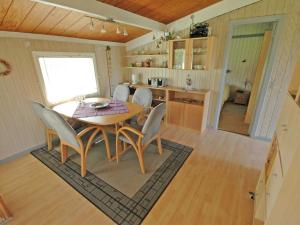 Foto dalla galleria di Holiday Home Yari - 250m from the sea by Interhome a Køge