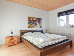 Postel nebo postele na pokoji v ubytování Apartment Ettie - 6km from the sea by Interhome