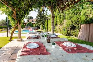 Zahrada ubytování Casa rural con piscina privada, barbacoa, WIFI y parking incluido