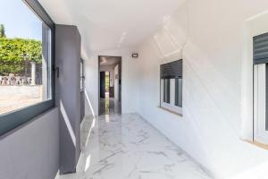 TV a/nebo společenská místnost v ubytování Casa rural con piscina privada, barbacoa, WIFI y parking incluido