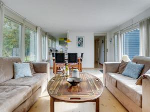 Posezení v ubytování Holiday Home Hannelore - 700m from the sea by Interhome