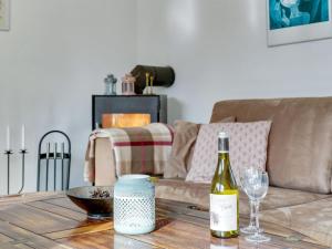 Nápoje v ubytování Holiday Home Hannelore - 700m from the sea by Interhome