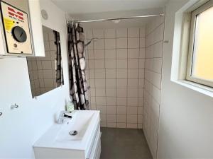 Koupelna v ubytování Holiday Home Hannelore - 700m from the sea by Interhome
