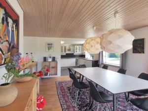 Posezení v ubytování Holiday Home Spase - 250m to the inlet by Interhome