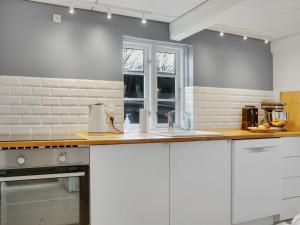 Η κουζίνα ή μικρή κουζίνα στο Holiday Home Sibo - 1-5km from the sea by Interhome +12 φωτογραφίες