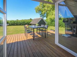 Zahrada ubytování Holiday Home Elbert - 100m from the sea by Interhome