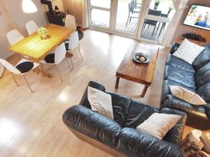 Posezení v ubytování Holiday Home Elbert - 100m from the sea by Interhome + 16 fotografií
