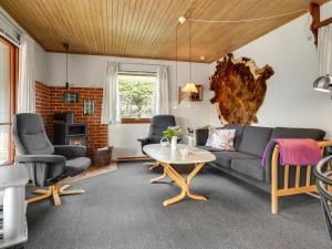 Prostor za sedenje u objektu Holiday Home Anelisa - all inclusive - 575m from the sea by Interhome