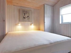 Postel nebo postele na pokoji v ubytování Holiday Home Wrange - 150m from the sea in Funen by Interhome