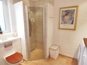 Koupelna v ubytování Holiday Home Laila - 50m from the sea by Interhome