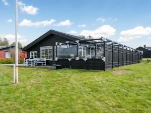 Zahrada ubytování Holiday Home Antti - 350m from the sea by Interhome