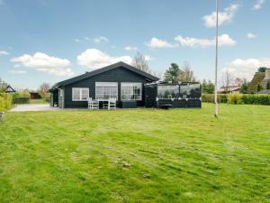Zahrada ubytování Holiday Home Antti - 350m from the sea by Interhome