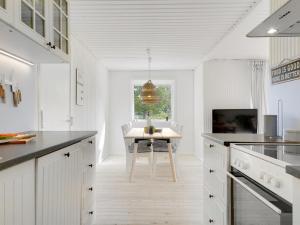 Kuchyň nebo kuchyňský kout v ubytování Holiday Home Aksa - 400m from the sea by Interhome + 20 fotografií