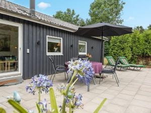 Zahrada ubytování Holiday Home Locan - 1-2km from the sea by Interhome