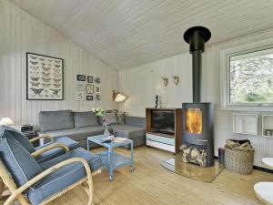 Posezení v ubytování Holiday Home Giertrud - 500m from the sea by Interhome
