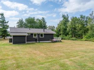 Zahrada ubytování Holiday Home Giertrud - 500m from the sea by Interhome
