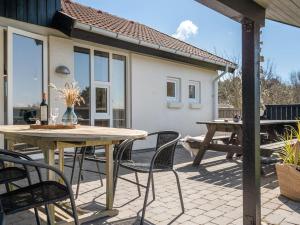 Balkón nebo terasa v ubytování Holiday Home Faina - 100m from the sea by Interhome