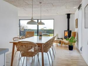 Posezení v ubytování Holiday Home Emin - 100m from the sea by Interhome + 27 fotografií