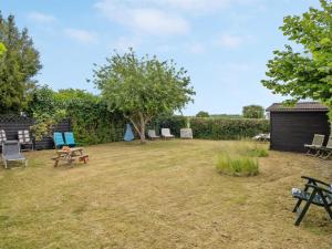 Zahrada ubytování Holiday Home Truels - 2km from the sea by Interhome