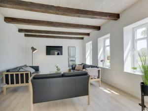 Posezení v ubytování Holiday Home Guthorm by Interhome