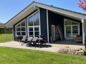 Zahrada ubytování Holiday Home Holmwith - 200m from the sea by Interhome