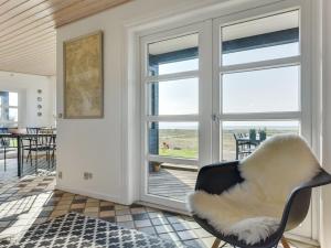 Posezení v ubytování Holiday Home Kaapo - 300m from the sea by Interhome