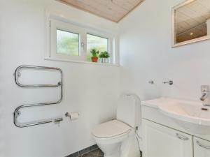Koupelna v ubytování Holiday Home Kaapo - 300m from the sea by Interhome