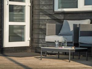 Posezení v ubytování Holiday Home Kaapo - 300m from the sea by Interhome