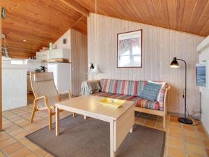 Posezení v ubytování Holiday Home Enwald - 300m from the sea in Western Jutland by Interhome