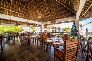 Restaurace v ubytování Mahi Mahi Beach Hotel