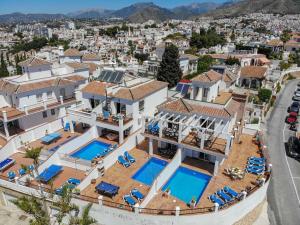 Bazén v ubytovaní Nerja Paradise Rentals - Villa Las Brisas alebo v jeho blízkosti