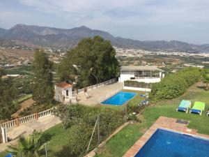 Bazén v ubytovaní Nerja Paradise Rentals - Villa Los Girasoles alebo v jeho blízkosti