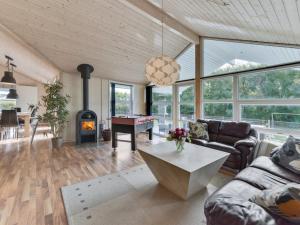 Posezení v ubytování Holiday Home Findus - 1-2km to the inlet in Western Jutland by Interhome