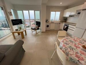 Kuchyň nebo kuchyňský kout v ubytování Nerja Paradise Rentals - Morasol Apt 7