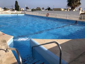 Bazén v ubytování Nerja Paradise Rentals - Morasol Apt 7 nebo v jeho okolí