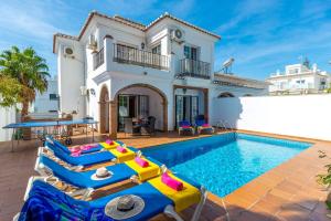 Bazén v ubytování Nerja Paradise Rentals - Villa Las Palomas nebo v jeho okolí