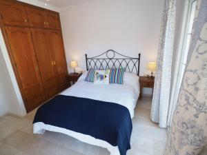 Postel nebo postele na pokoji v ubytování Nerja Paradise Rentals - Villa Las Palomas + 26 fotografií