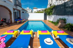 Bazén v ubytování Nerja Paradise Rentals - Villa Las Palomas nebo v jeho okolí