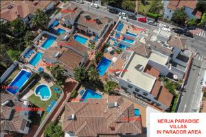 Bazén v ubytování Nerja Paradise Rentals - Villa Las Palomas nebo v jeho okolí