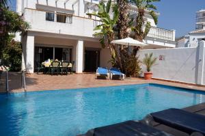 Bazén v ubytovaní Nerja Paradise Rentals - Villa Kaisaras alebo v jeho blízkosti
